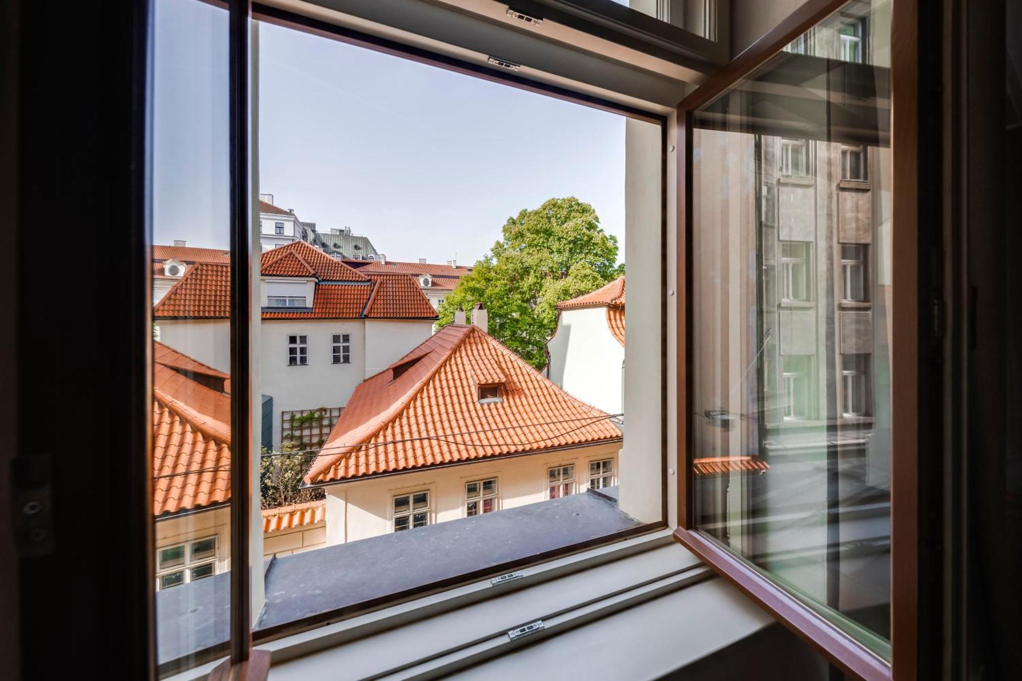 New Town Oases Apartment Прага Экстерьер фото
